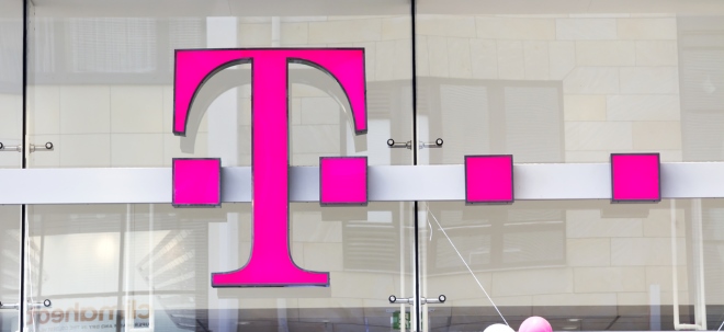 Ausblick enttäuscht Anleger US-Steuerreform poliert Telekom-Bilanz - Investitionen belasten Aktie
