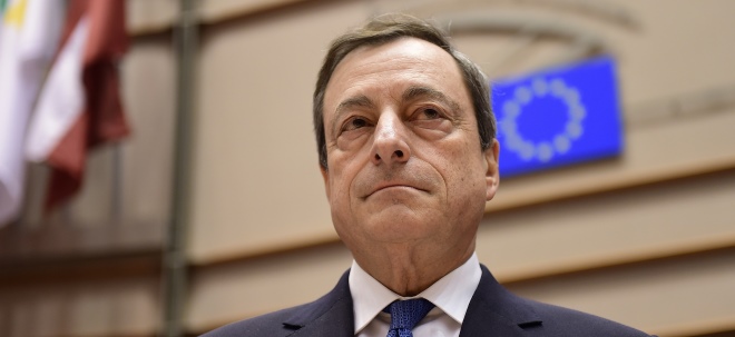 "Spielraum" für QE EZB-Chef Draghi bekräftigt Bereitschaft zu neuen Zinssenkungen - Kritik von Trump