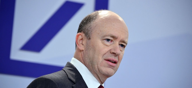 Deutsche Bank-Chef John Cryan überrascht: Muss die Hälfte der Mitarbeiter gehen?