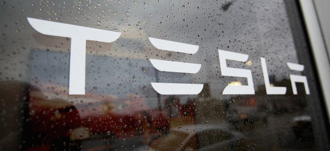 Enttäuschende Verkaufszahlen Analysten bleiben gegenüber Tesla-Aktie bearish - Fiat-Deal überzeugt wenig