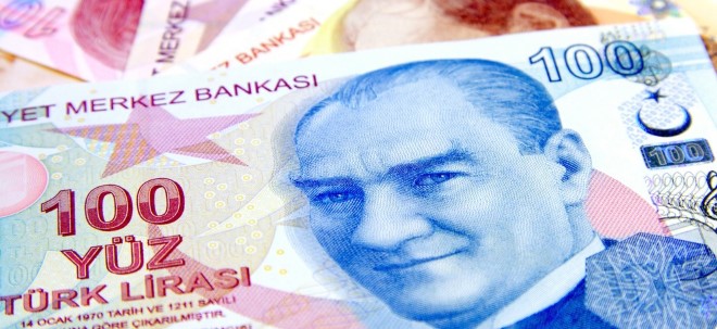 Gegen Lira-Schwäche Türkische Notenbank hebt Leitzins weiter an